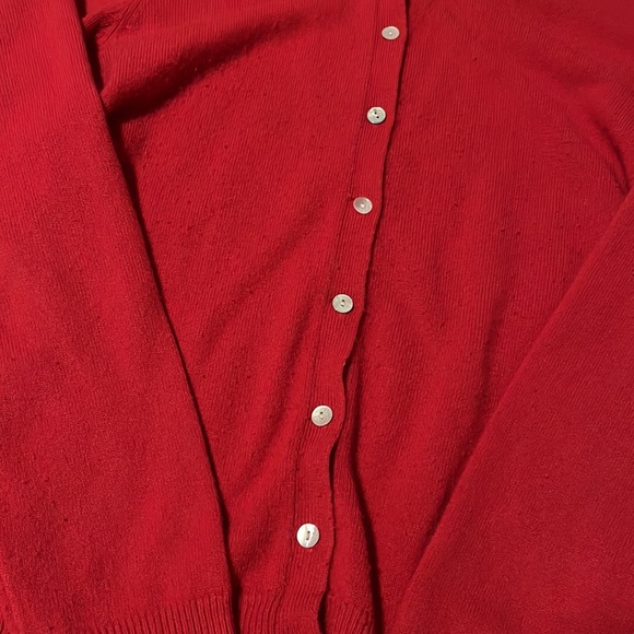Outline red cardigan - Picture 8 of 10
